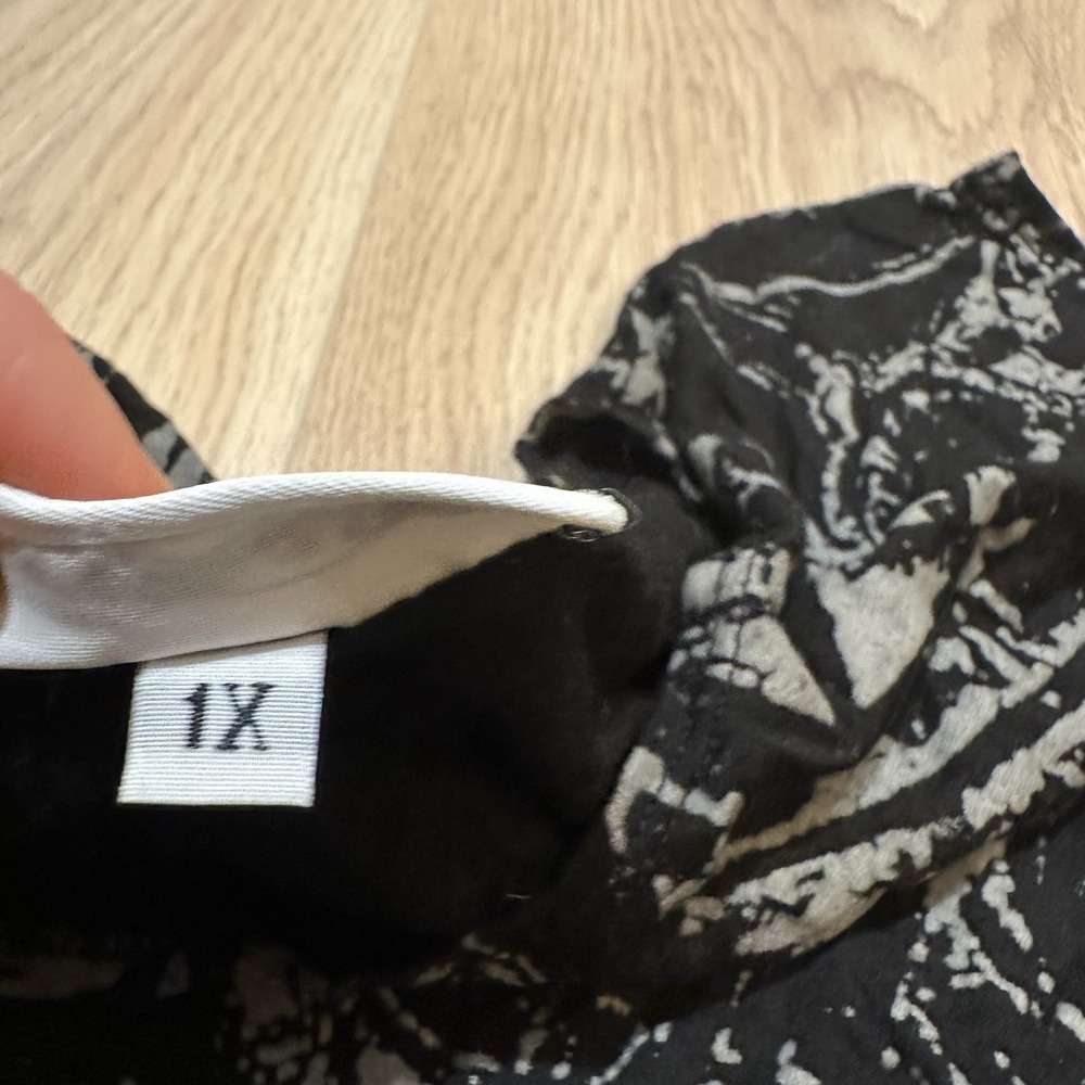Bryn Walker Black Grey High Low Asymmetrical Tunic Top Print Lagenlook Sz 1X EUC - Picture 3 of 10